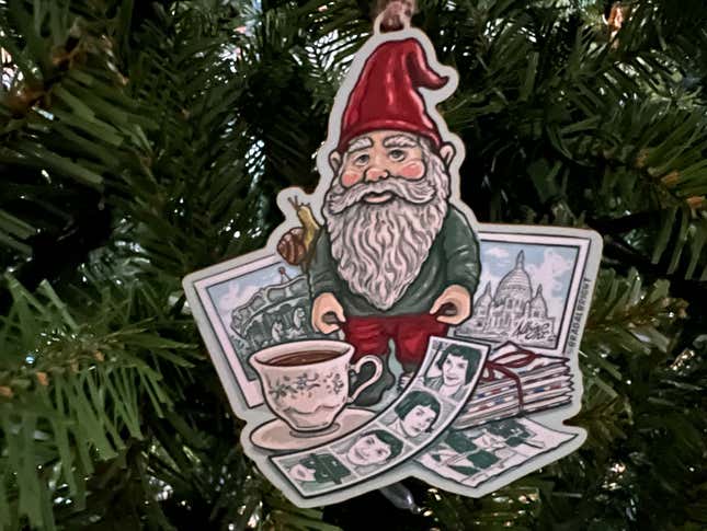 Image for article titled All of My Favorite Sci-Fi Christmas Ornaments