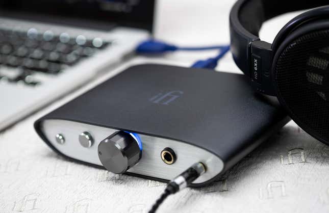 Imagen para el artículo titulado Análisis del iFi Zen Dac V2: pequeño en tamaño, pero grande en potencia y calidad de sonido