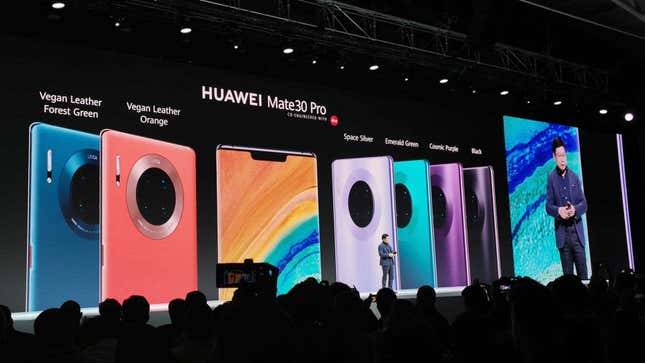 Imagen para el artículo titulado El Huawei Mate 30 llega con pantalla curva, cámara cuádruple (y sí, con Android)