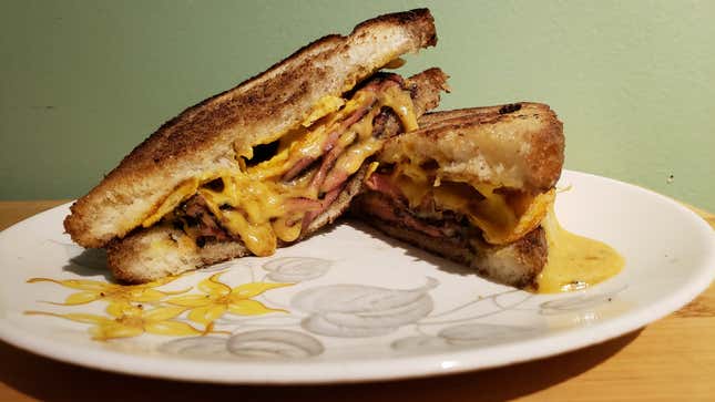 Snoop Dogg’s Fried Bologna Sandwich