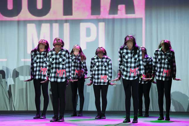 Members of Alpha Kappa Alpha Sorority, Inc. perform at SpelHouse homecoming in 2016