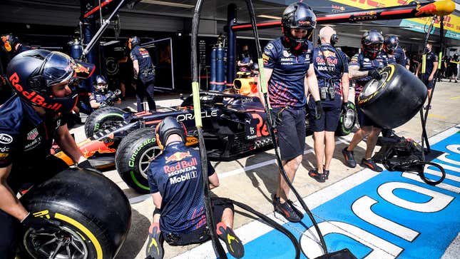 Image for article titled Go Read This Chilling Account About How Formula 1 Teams Are Screwing Over Their Traveling Crews
