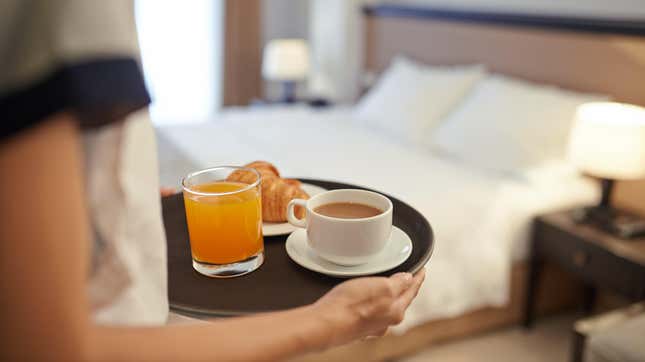 Image for article titled Why Hotels Are Quitting Room Service (and You Should Too)
