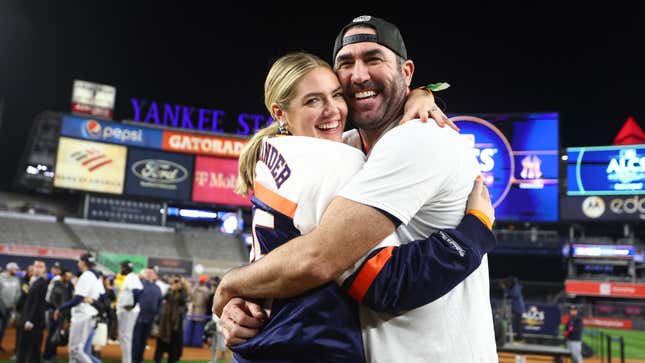 Kate Upton's retro Astros sweater is a home run