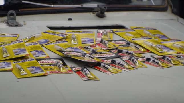 Here's What Happens When You Fill Your Engine's Cylinders With Super Glue