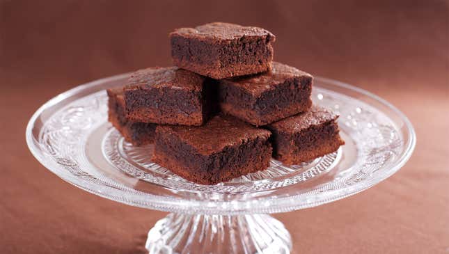 Image for article titled Ukrainian Delegate Knows It Dangerous To Eat At Peace Talks, But Brownie Just Too Tempting