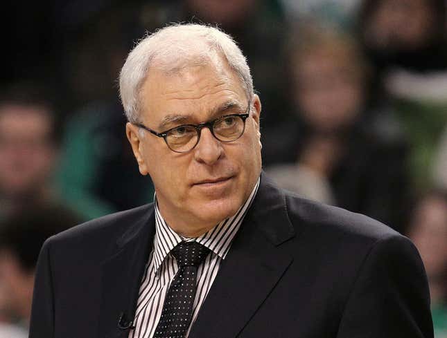 Image for article titled Phil Jackson&#39;s New Book Reveals Coach Considered Murdering Kobe Bryant Every Day After Practice
