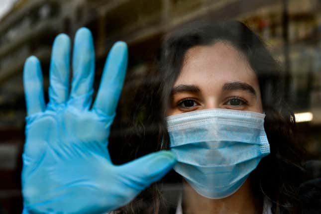 Imagen para el artículo titulado Por qué mueren más hombres por Covid-19 que mujeres, explicado por una genetista