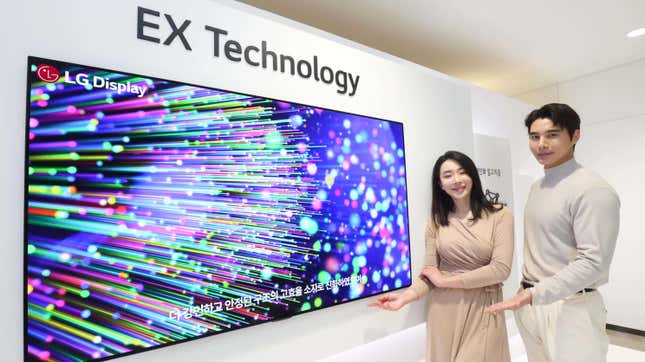 Imagen para el artículo titulado LG presenta OLED EX, una nueva tecnología capaz de solucionar la gran carencia de los paneles OLED