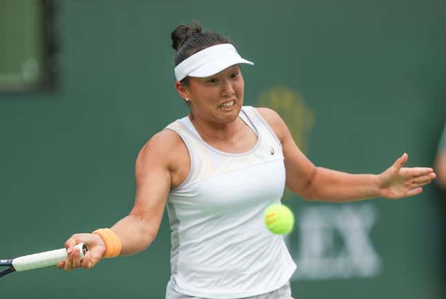 Claire Liu hits a shot during her match against Iga Swiatek at the BNP Paribas Open in Indian Wells, Calif., March 11, 2023.
Bnp Saturday 25