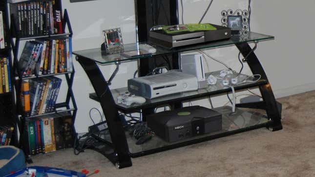Image for article titled Report: More U.S. Families Living With Multiple Generations Of Xbox Under One Roof
