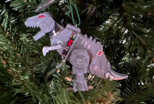 Image for article titled All of My Favorite Sci-Fi Christmas Ornaments