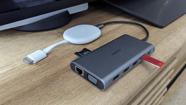 Image for article titled How to Use a USB-C Hub to Upgrade Your Chromecast With Google TV