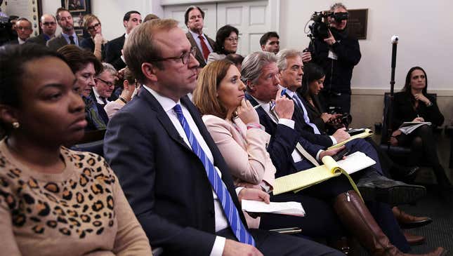 Image for article titled White House Press Corps Wishes Show Of Solidarity Over Banned Reporter Could Be For Better News Organization Than CNN