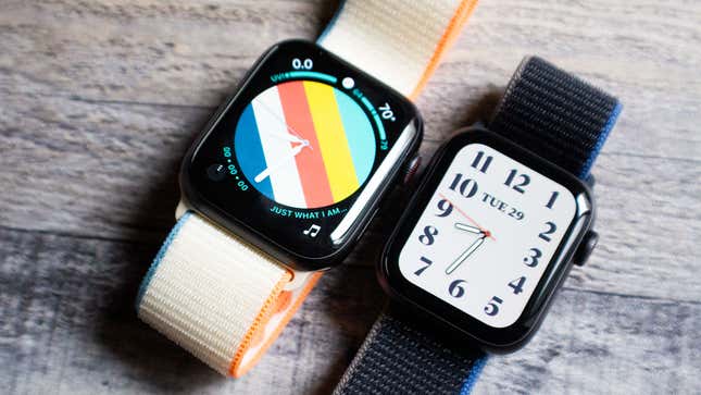 Image for article titled In Both 40mm and 44mm Sizes, You Can Slap an Apple Watch Series 6 to Your Wrist for $49 Less Today