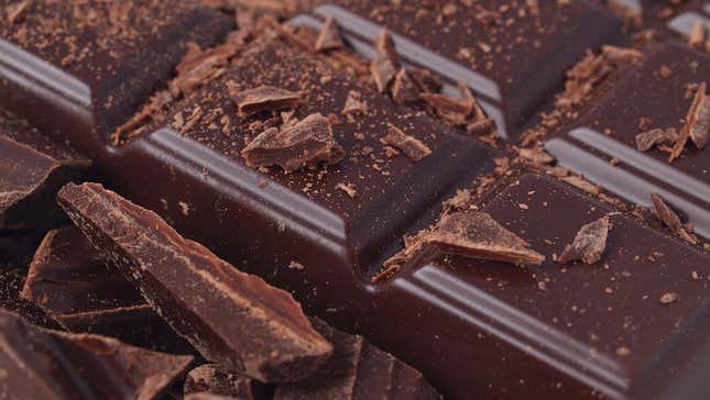 Imagen para el artículo titulado Por qué el chocolate sabe más dulce si lo comes escuchando sonidos agudos