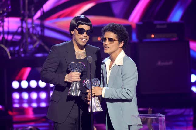 (L-R) Anderson .Paak and Bruno Mars of Silk Sonic accept Best Duo/Group of the Year onstage at the 2022 iHeartRadio Music Awards at The Shrine Auditorium in Los Angeles, California on March 22, 2022. (Photo by Matt Winkelmeyer/Getty Images)
