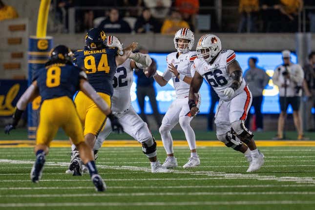 Sep 9, 2023; Berkeley, California, USA; Auburn Tigers quarterback Payton Thorne (1) prepares to pass the football during the second quarter against the California Golden Bears at California Memorial Stadium.