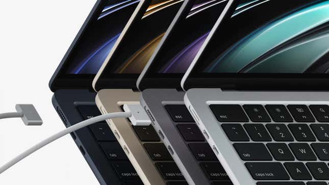 Imagen para el artículo titulado El nuevo MacBook Air tiene procesador M2, MagSafe y puerto de auriculares