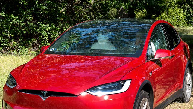 Image for article titled Tesla Blames User Error For Car Sealing Off Windows, Suffocating Owner Alive