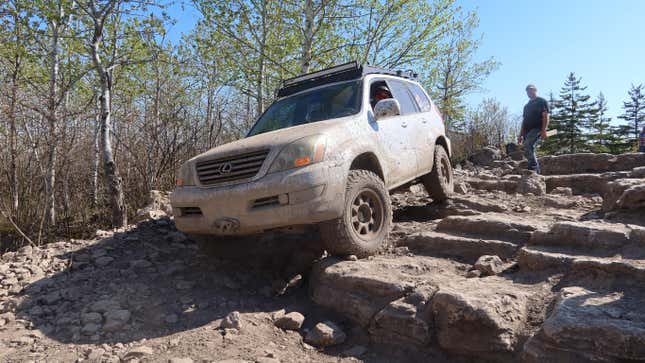Image for article titled 2021 Staff Pick: I Found My Lexus GX 470&#39;s Achilles&#39; Heel Off-Roading With Jeeps