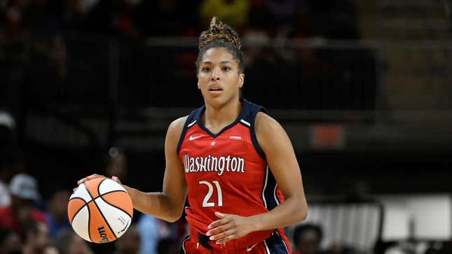 Atlanta Dream forward Tianna Hawkins (21) in action during a WNBA