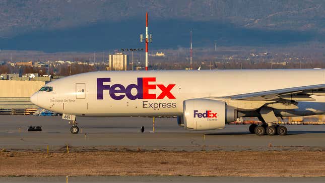 Image for article titled FedEx Asks FAA to Let It Install Anti-Missile Lasers on Its Cargo Planes