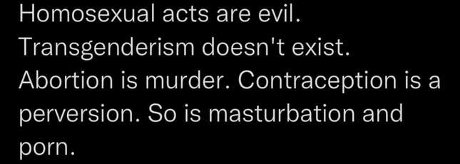 Screenshot of the homophobic tweet that prompted the controversy.
