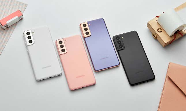 El Samsung Galaxy S21 en sus cuatro colores disponibles.