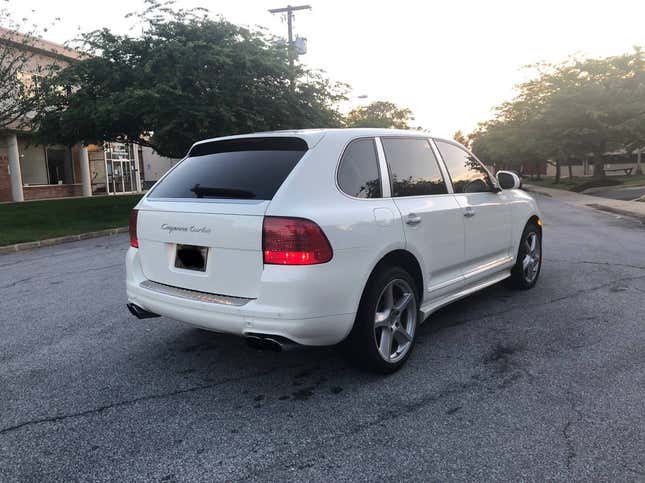 Image for article titled At $23,900, Could This 2005 Porsche Cayenne Turbo Put Some Sport In Your Utility?