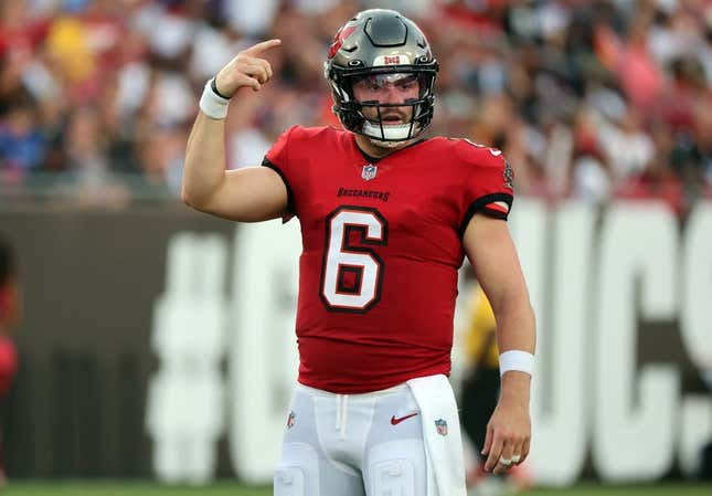 PHOTOS: First Look at Tom Brady in a Bucs Uniform