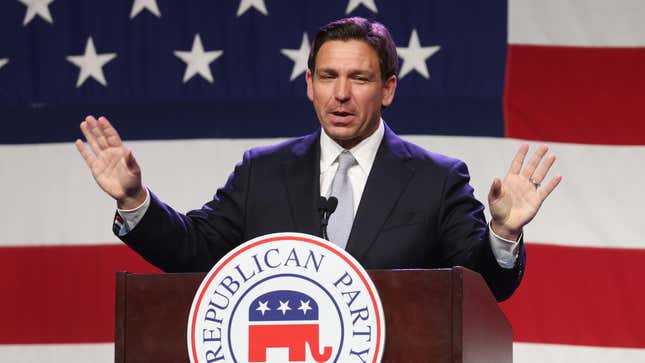 DES MOINES, IOWA - JULY 28: Republican presidential candidate Florida Governor Ron DeSantis speaks to guests at the Republican Party of Iowa 2023 Lincoln Dinner on July 28, 2023 in Des Moines, Iowa. Thirteen Republican presidential candidates were scheduled to speak at the event. (Photo by Scott Olson/Getty Images)