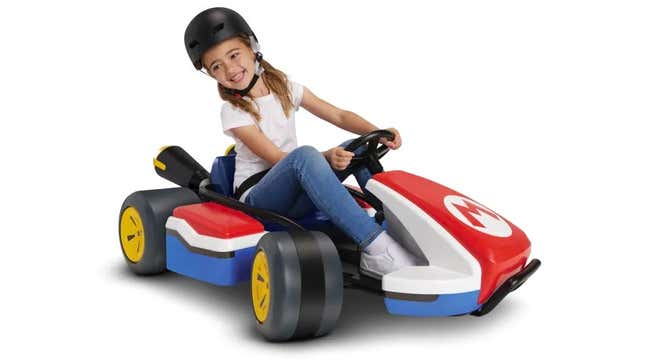 Imagen para el artículo titulado Vas a querer comprarte este kart eléctrico inspirado en Mario Kart