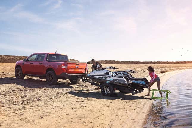 Image for article titled Ford Brings Back Small Cheap Trucks With The $20,000 2022 Ford Maverick And It's A Hybrid