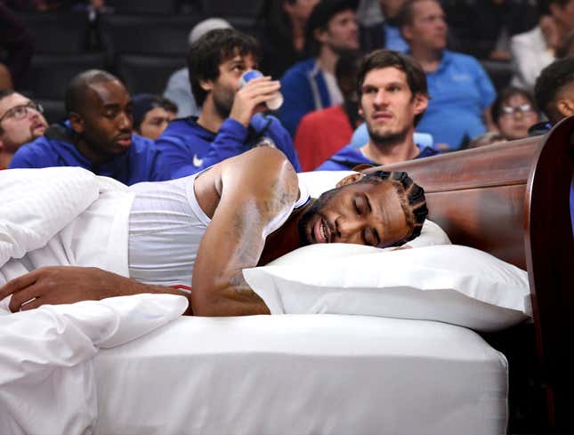Image for article titled Clippers Ask Everyone To Keep It Down While They Rest Kawhi Leonard