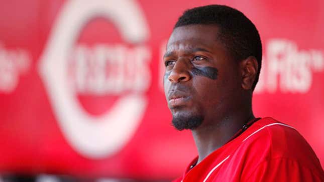 Image for article titled Brandon Phillips Nibbling On Pretzels While In Field