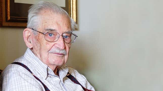 Image for article titled Retired Factory Worker Had No Idea Earnings From ’50s Would Have To Support 3 Generations Of Family