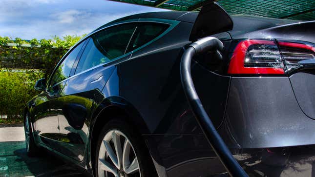 Imagen para el artículo titulado 36 cosas que aprendí sobre el Tesla Model 3 tras probarlo a fondo