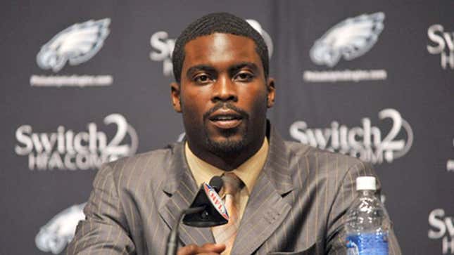 Image for article titled Michael Vick Embarrassed After Accidentally Burning Down Lincoln Financial Field