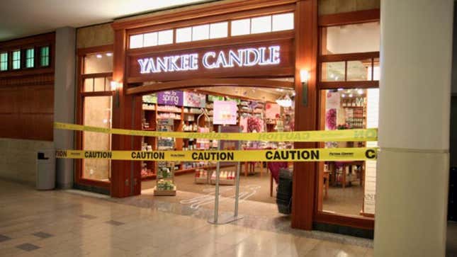 Image for article titled Victim Of Mall Shooting Determined Not To Die In Yankee Candle