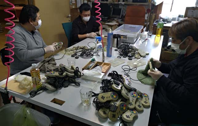 Imagen para el artículo titulado 100 hogares japoneses recibirán una Super Nintendo para que sus hijos se queden en casa