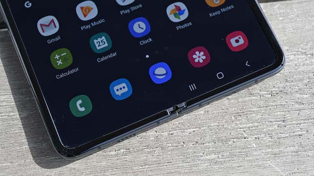 Closing that gap between the Fold’s flexible display was a much needed fix.