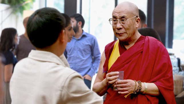 Image for article titled Dalai Lama Swears He Recognizes Guy At Party From Past Life