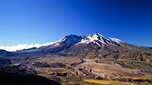 Image for article titled Mount St. Helens’ Anniversary Brings Divided Nation Together To Remember Grisly Scene In ‘Dante’s Peak’ When Dude’s Elbow Pops Out