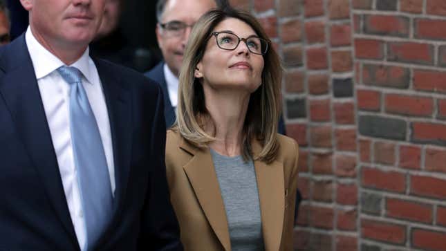 Image for article titled Lori Loughlin and Her Husband Mossimo Giannulli Plead Not Guilty in College Admissions Scandal