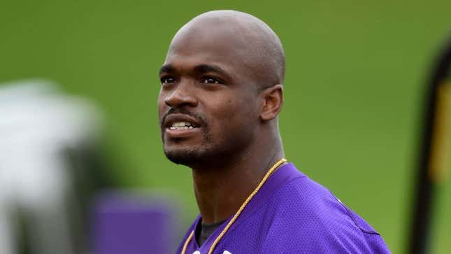 Image for article titled Younger Vikings Players Picking Adrian Peterson’s Brain For Parenting Tips