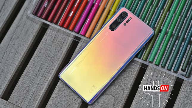 Image for article titled Huawei Put a Bonkers-Big Zoom on a Phone