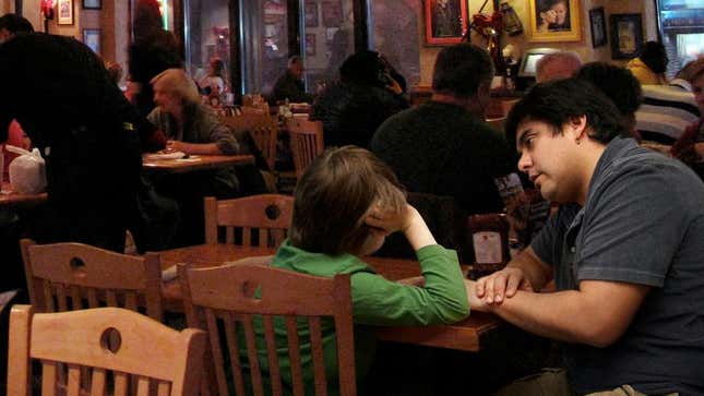 Image for article titled Applebee's To Offer Divorced-Father-And-Child Specials Every Other Weekend