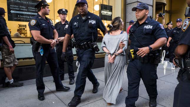 Image for article titled Six Arrested at Amazon Store Amid Anti-ICE Protest in NYC