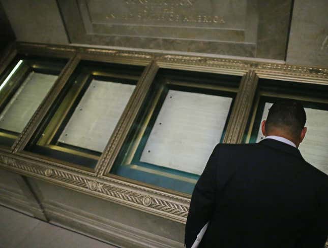 Image for article titled National Archives Clearly Stored Constitution In Three-Ring Binder